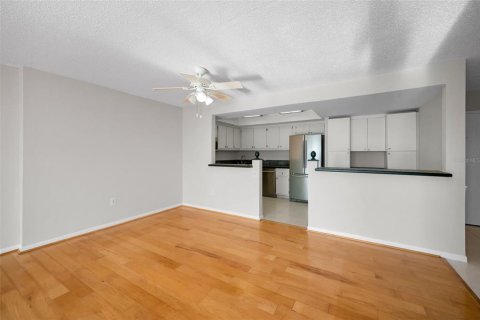 Condo in Clearwater, Florida, 2 bedrooms  № 1808887 - photo 17
