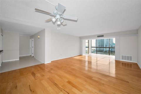 Condo in Clearwater, Florida, 2 bedrooms  № 1808887 - photo 18