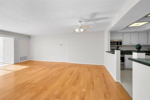 Condo in Clearwater, Florida, 2 bedrooms  № 1808887 - photo 15
