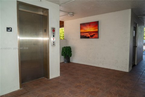 Купить кондоминиум в Майами, Флорида 2 спальни, 101.73м2, № 2168507 - фото 1