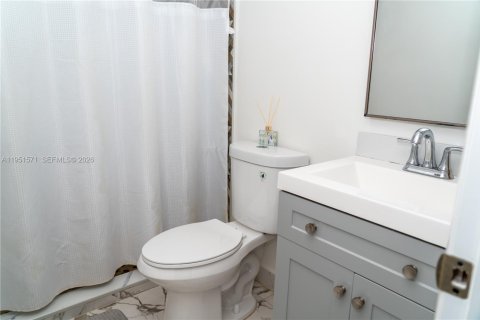 Купить кондоминиум в Майами, Флорида 2 спальни, 101.73м2, № 2168507 - фото 13