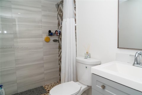 Купить кондоминиум в Майами, Флорида 2 спальни, 101.73м2, № 2168507 - фото 12