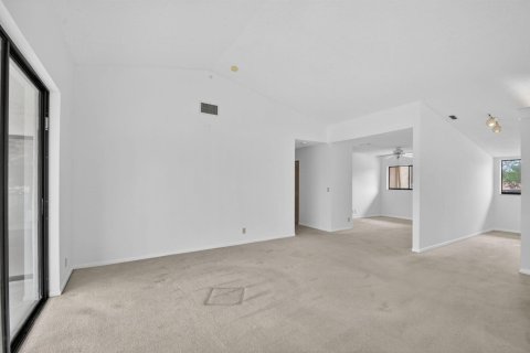 Condo in Boynton Beach, Florida, 3 bedrooms № 2187680 - photo 15