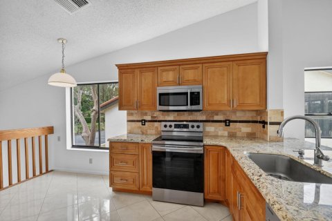 Condo in Boynton Beach, Florida, 3 bedrooms № 2187680 - photo 2