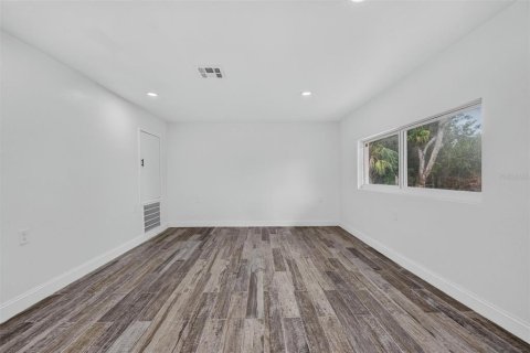 Villa ou maison à vendre à Punta Gorda, Floride: 4 chambres, 192.49 m2 № 2355927 - photo 15