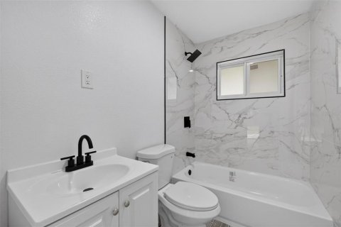 Villa ou maison à vendre à Punta Gorda, Floride: 4 chambres, 192.49 m2 № 2355927 - photo 17