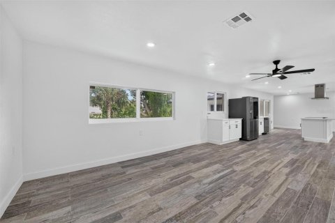 Villa ou maison à vendre à Punta Gorda, Floride: 4 chambres, 192.49 m2 № 2355927 - photo 13
