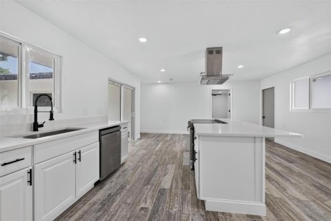 Villa ou maison à vendre à Punta Gorda, Floride: 4 chambres, 192.49 m2 № 2355927 - photo 5