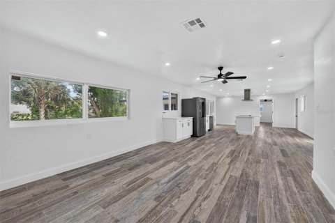 Villa ou maison à vendre à Punta Gorda, Floride: 4 chambres, 192.49 m2 № 2355927 - photo 12