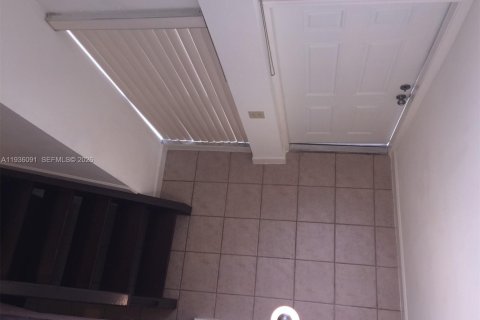 Condo in Miami, Florida, 3 bedrooms  № 2003408 - photo 20