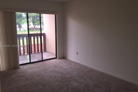 Condo in Miami, Florida, 3 bedrooms  № 2003408 - photo 6