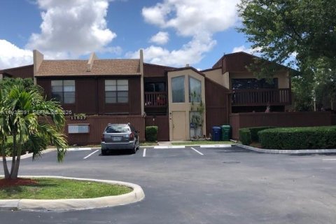 Condo in Miami, Florida, 3 bedrooms  № 2003408 - photo 24