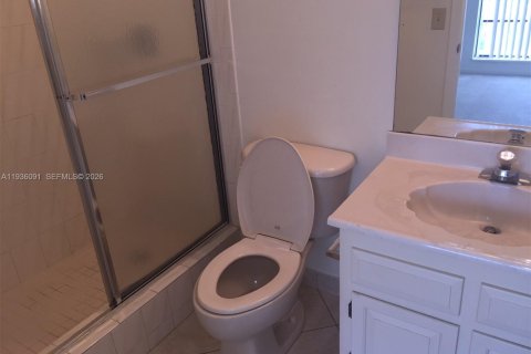 Condo in Miami, Florida, 3 bedrooms  № 2003408 - photo 11