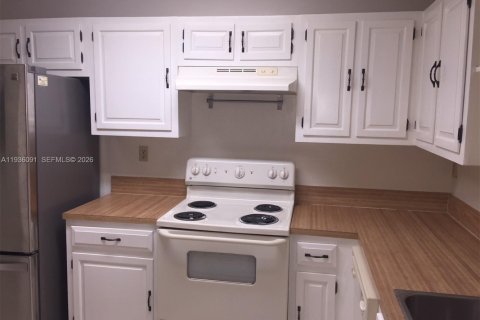 Condo in Miami, Florida, 3 bedrooms  № 2003408 - photo 5