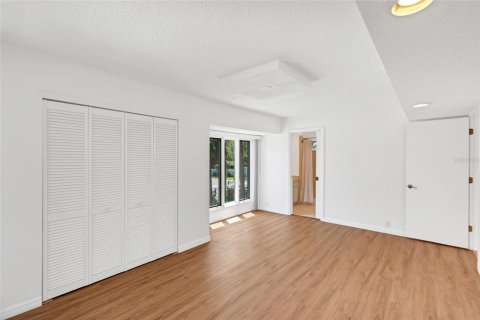 Снять в аренду виллу или дом в Сиеста-Ки, Флорида 7 комнат, 281.59м2, № 2117197 - фото 19