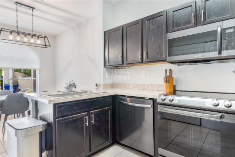 Adosado en venta en Lauderdale Lakes, Florida, 2 dormitorios, 102.56 m2 № 1828780 - foto 15