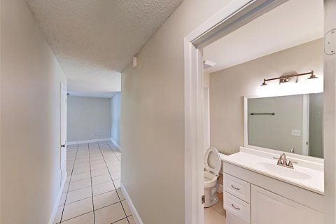 House in Orlando, Florida 4 bedrooms, 97.55 sq.m. № 1765553 - photo 6