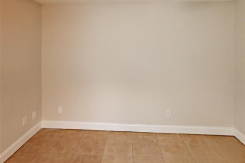 House in Orlando, Florida 4 bedrooms, 97.55 sq.m. № 1765553 - photo 18