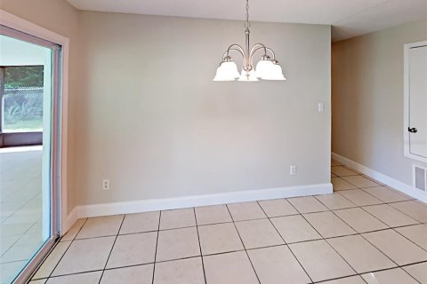 House in Orlando, Florida 4 bedrooms, 97.55 sq.m. № 1765553 - photo 19