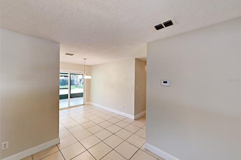 House in Orlando, Florida 4 bedrooms, 97.55 sq.m. № 1765553 - photo 3