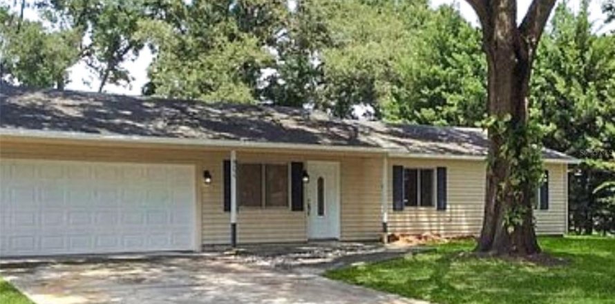 House in Orlando, Florida 4 bedrooms, 97.55 sq.m. № 1765553