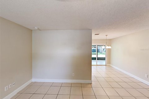 House in Orlando, Florida 4 bedrooms, 97.55 sq.m. № 1765553 - photo 4