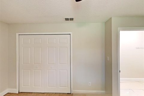 House in Orlando, Florida 4 bedrooms, 97.55 sq.m. № 1765553 - photo 11