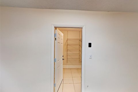 House in Orlando, Florida 4 bedrooms, 97.55 sq.m. № 1765553 - photo 2