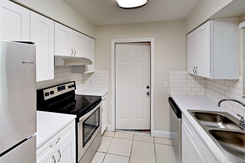 House in Orlando, Florida 4 bedrooms, 97.55 sq.m. № 1765553 - photo 22