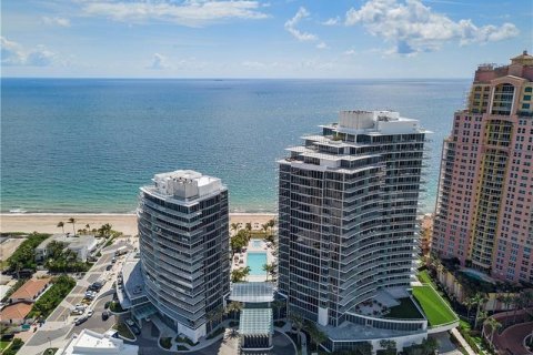 Condominio en alquiler en Fort Lauderdale, Florida, 3 dormitorios, 259.38 m2 № 1049968 - foto 1