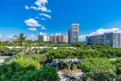 Condominio en venta en Key Biscayne, Florida, 2 dormitorios, 165.55 m2 № 1981903 - foto 3