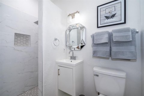 House in Orlando, Florida 3 bedrooms, 125.51 sq.m. № 2233820 - photo 20