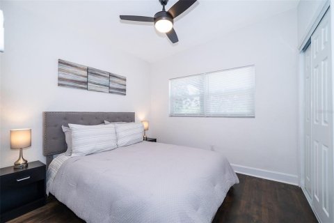 House in Orlando, Florida 3 bedrooms, 125.51 sq.m. № 2233820 - photo 15