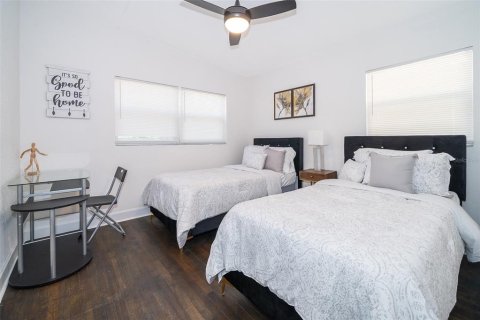 House in Orlando, Florida 3 bedrooms, 125.51 sq.m. № 2233820 - photo 16