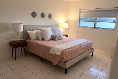 Снять в аренду кондоминиум в Холливуд, Флорида 2 спальни, 100.15м2, № 1973888 - фото 9