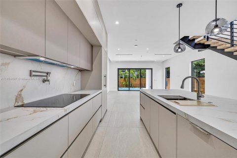 Townhouse in Fort Lauderdale, Florida 3 bedrooms, 233.09 sq.m. № 1794402 - photo 3