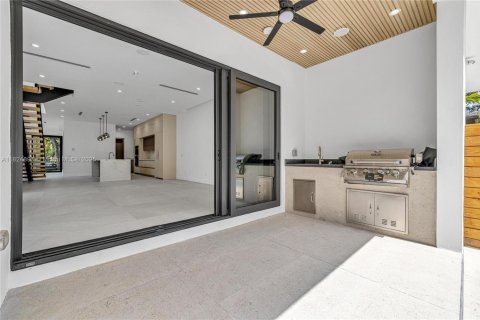 Townhouse in Fort Lauderdale, Florida 3 bedrooms, 233.09 sq.m. № 1794402 - photo 9