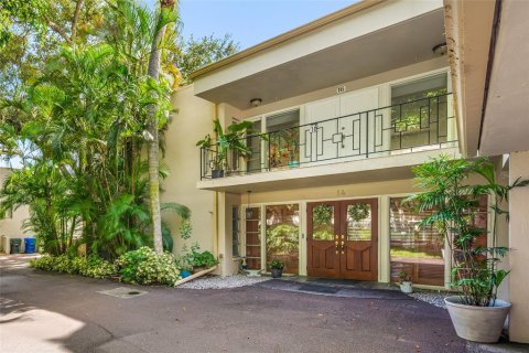 Condominio en Largo, Florida, 2 dormitorios  № 2354506