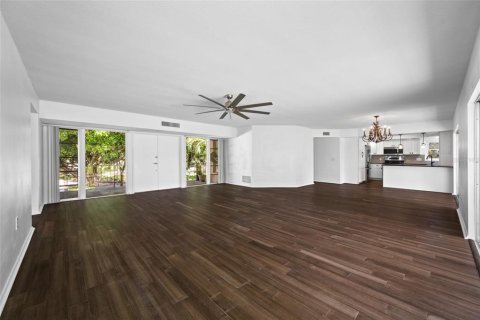 Condominio en venta en Largo, Florida, 2 dormitorios, 142.51 m2 № 2354506 - foto 7