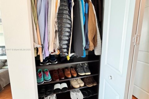 Condo in Sunrise, Florida, 2 bedrooms  № 1927711 - photo 23