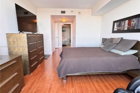 Condo in Sunrise, Florida, 2 bedrooms  № 1927711 - photo 22