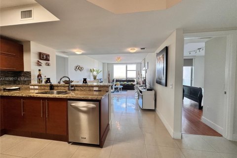 Condo in Sunrise, Florida, 2 bedrooms  № 1927711 - photo 5