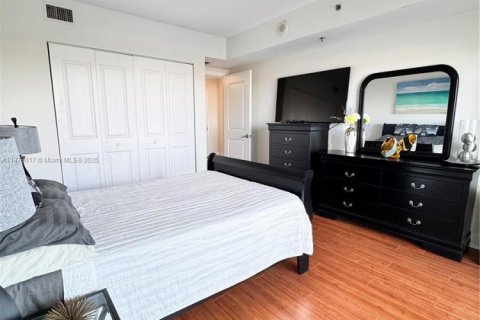 Condo in Sunrise, Florida, 2 bedrooms  № 1927711 - photo 10