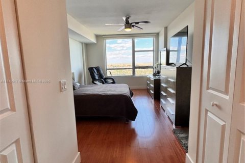 Condo in Sunrise, Florida, 2 bedrooms  № 1927711 - photo 19