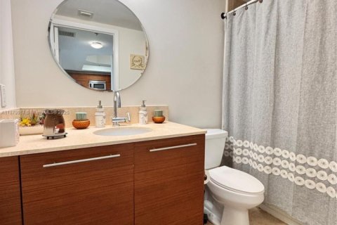 Condo in Sunrise, Florida, 2 bedrooms  № 1927711 - photo 6