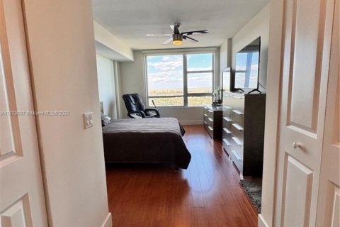 Condo in Sunrise, Florida, 2 bedrooms  № 1927711 - photo 18