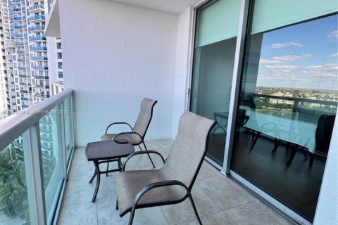 Condo in Sunrise, Florida, 2 bedrooms  № 1927711 - photo 28