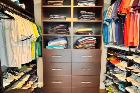 Condo in Sunrise, Florida, 2 bedrooms  № 1927711 - photo 24