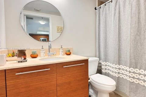 Condo in Sunrise, Florida, 2 bedrooms  № 1927711 - photo 7