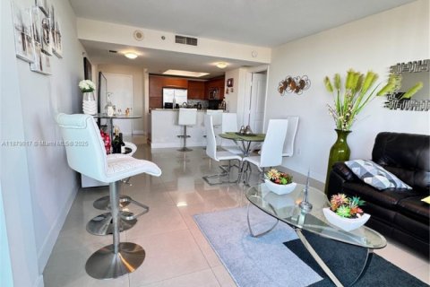 Condo in Sunrise, Florida, 2 bedrooms  № 1927711 - photo 14